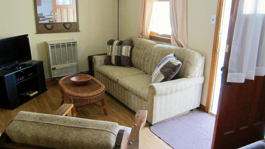 Готель Sunbeam Bungalows Callander Номер фото