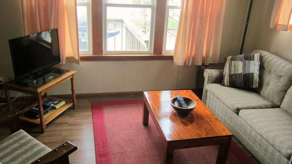 Готель Sunbeam Bungalows Callander Номер фото
