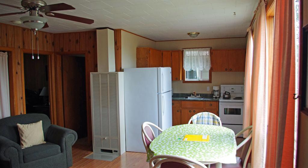 Готель Sunbeam Bungalows Callander Номер фото